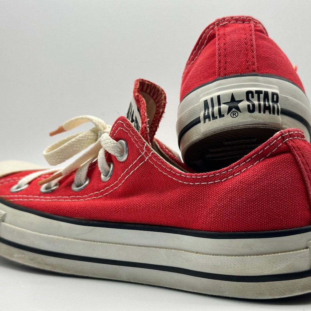 RED CONVERSE ALL STAR WOMENS SZ 6 MNS SZ 4
